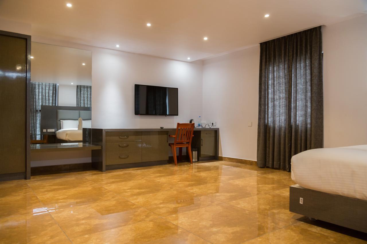 Hotel Hills Tirupattur Tiruppatur Kültér fotó