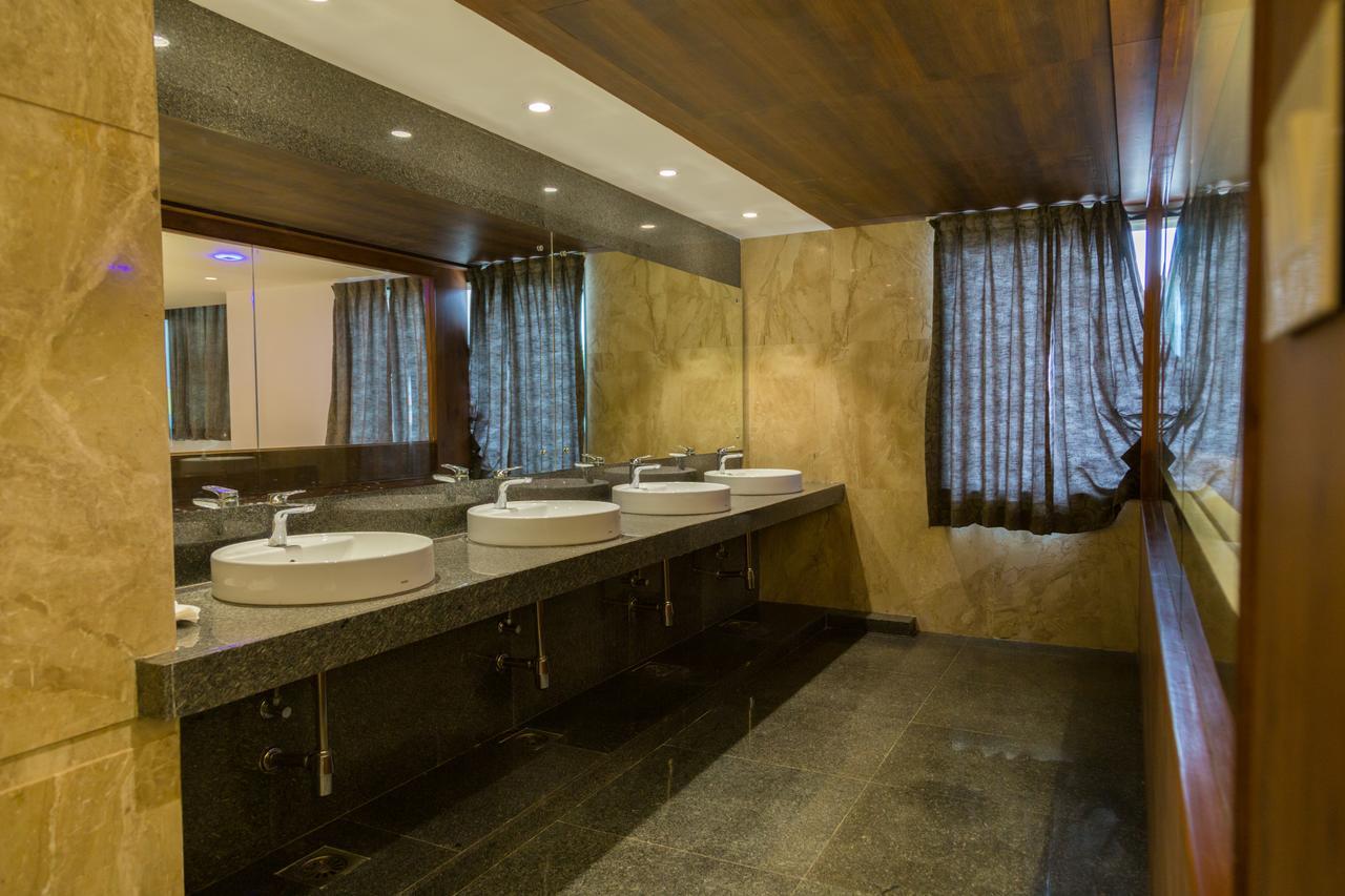 Hotel Hills Tirupattur Tiruppatur Kültér fotó