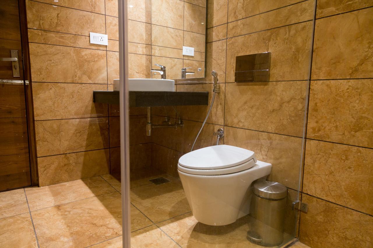 Hotel Hills Tirupattur Tiruppatur Kültér fotó