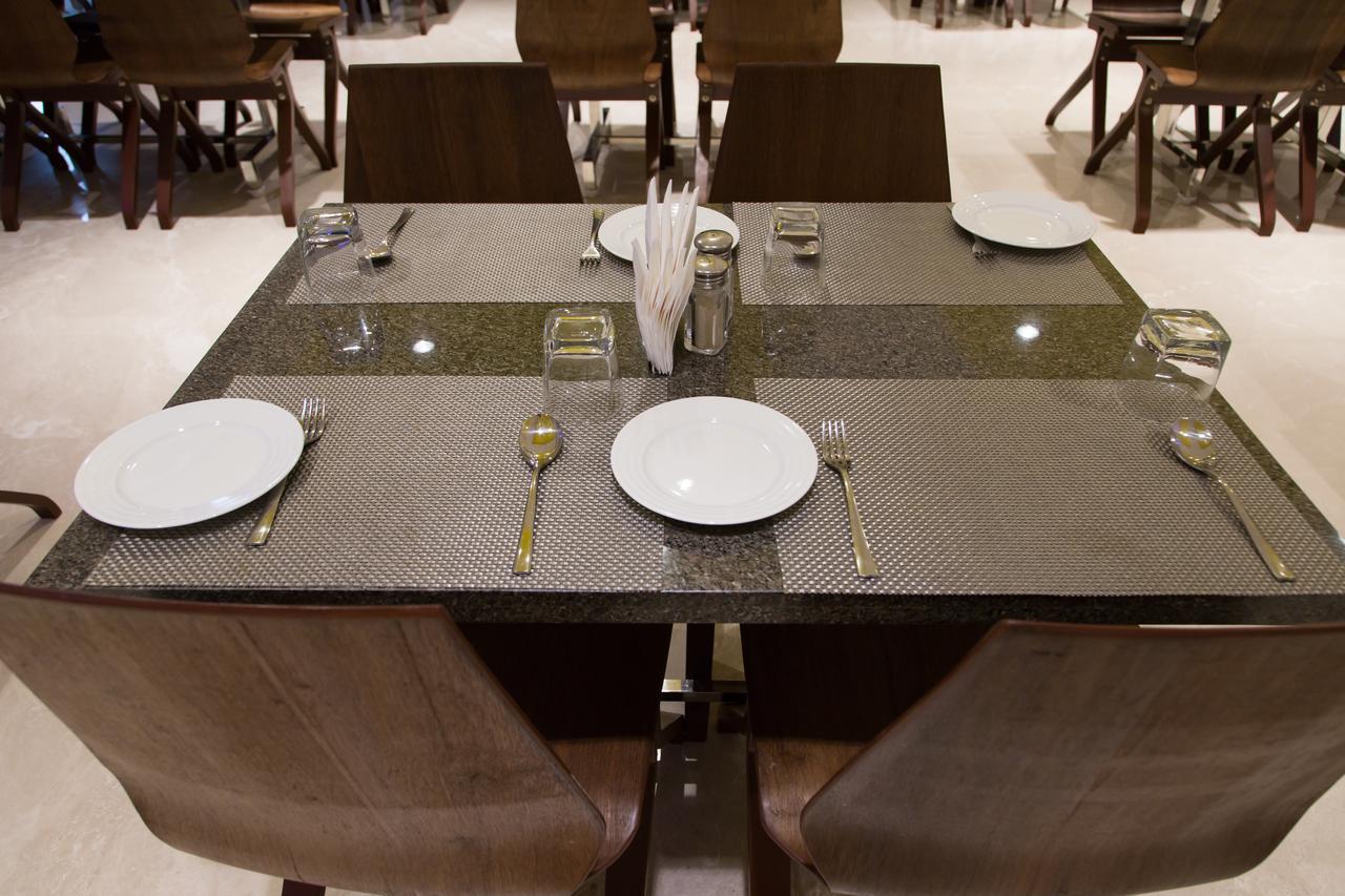 Hotel Hills Tirupattur Tiruppatur Kültér fotó