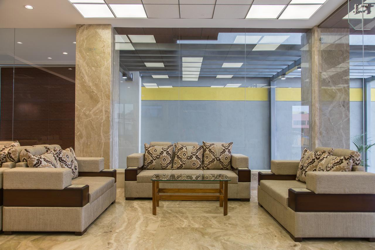 Hotel Hills Tirupattur Tiruppatur Kültér fotó