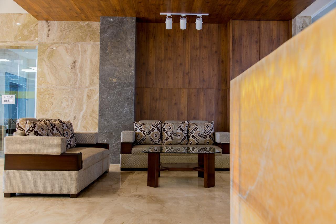 Hotel Hills Tirupattur Tiruppatur Kültér fotó