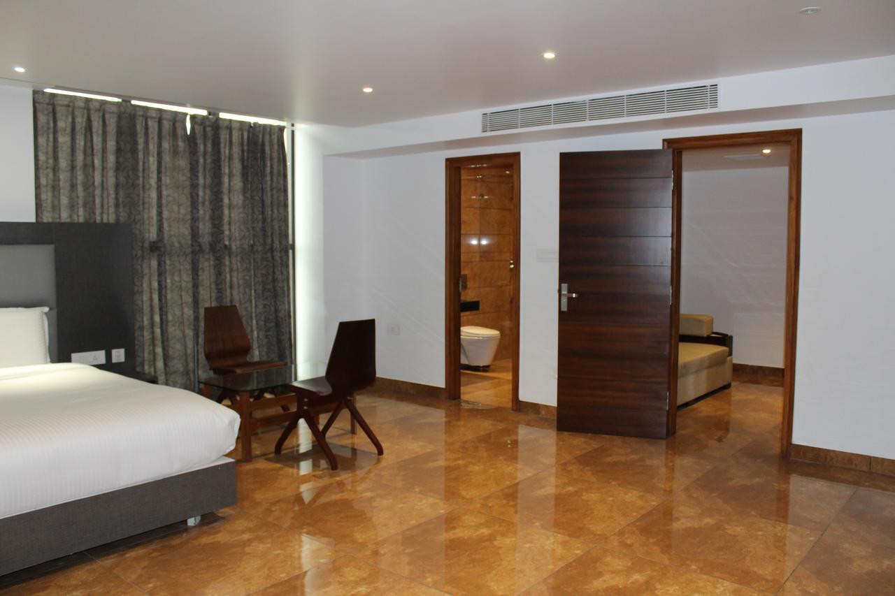 Hotel Hills Tirupattur Tiruppatur Kültér fotó