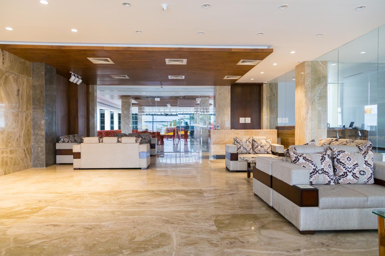Hotel Hills Tirupattur Tiruppatur Kültér fotó