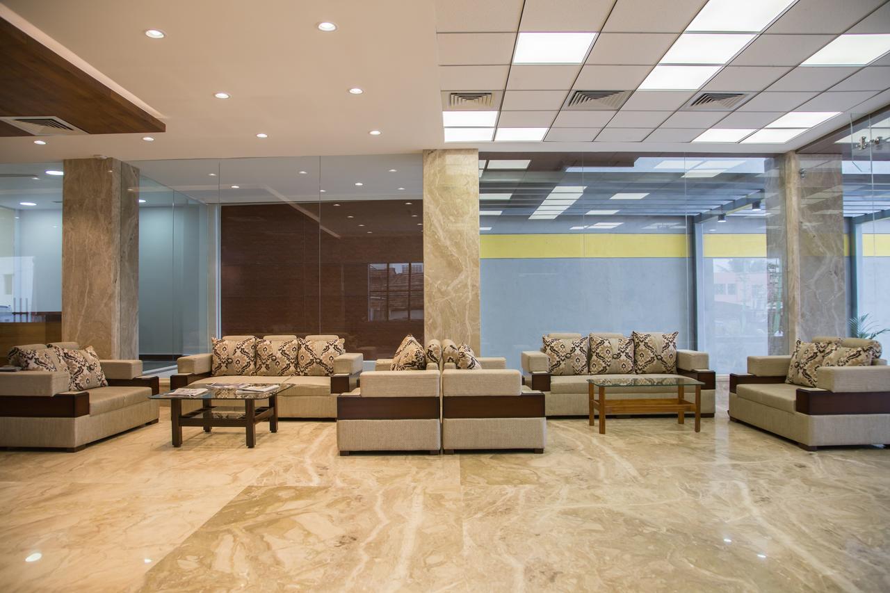 Hotel Hills Tirupattur Tiruppatur Kültér fotó